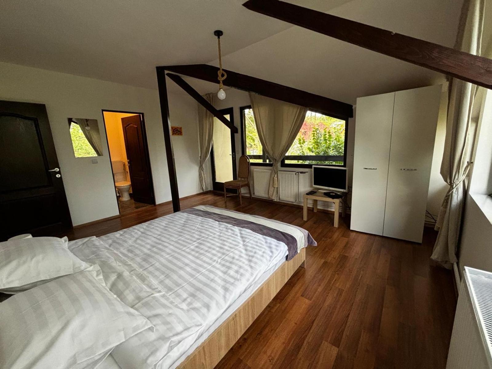 Casa Cu Padure Villa บราซา ภายนอก รูปภาพ